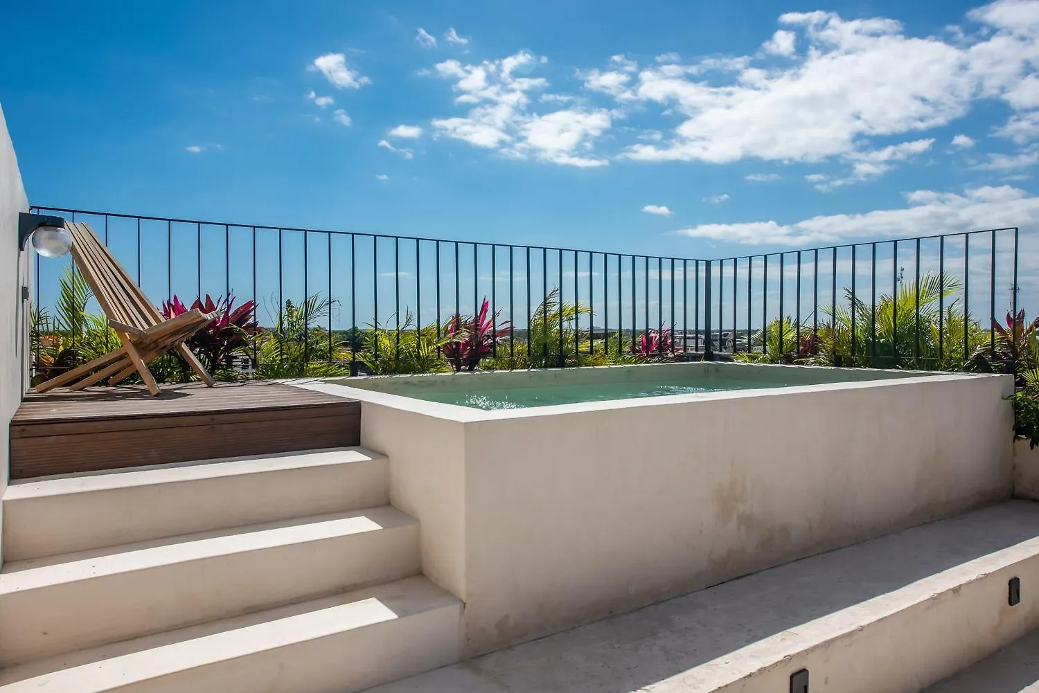 Bright & Centric Apartment With Rooftop Pool In Downtown Tulum
