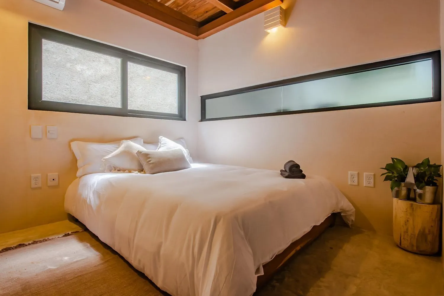 Bright & Centric Apartment With Rooftop Pool In Downtown Tulum Mexico