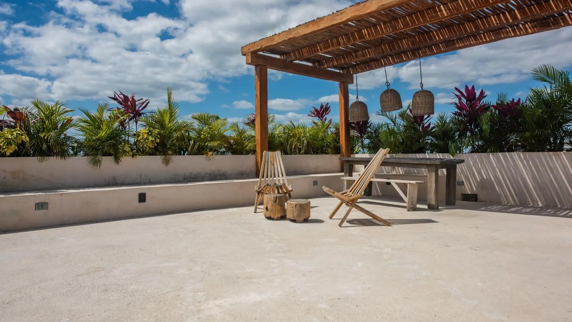 Bright & Centric Apartment With Rooftop Pool In Downtown Tulum Mexico