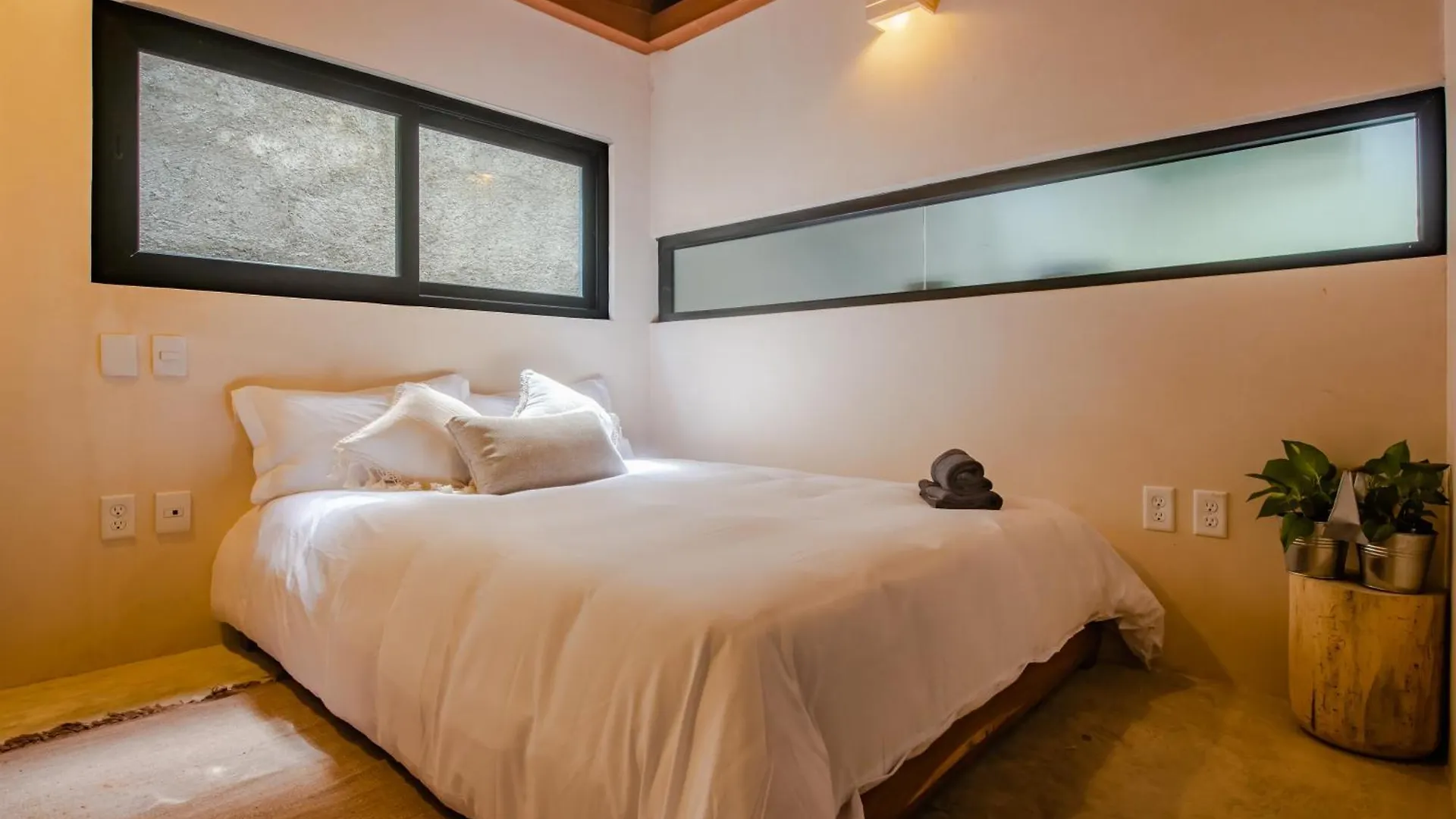 Bright & Centric Apartment With Rooftop Pool In Downtown Tulum